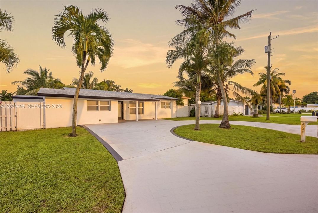 For Sale: $825,000 (4 beds, 3 baths, 1513 Square Feet)