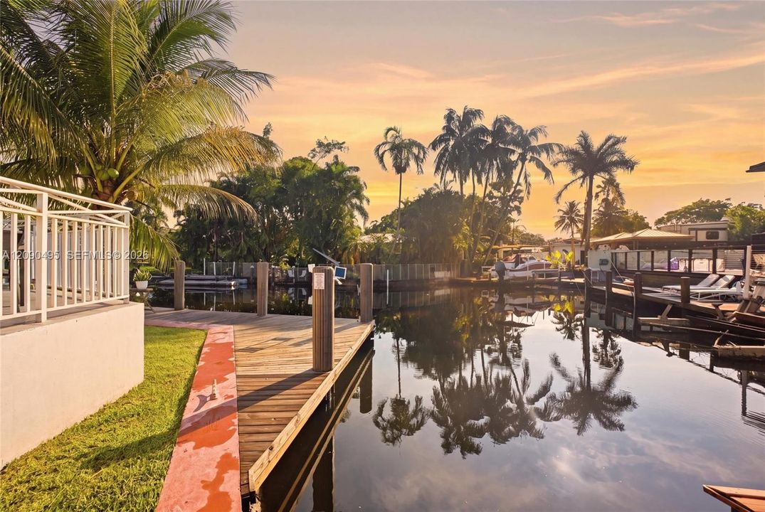 For Sale: $825,000 (4 beds, 3 baths, 1513 Square Feet)