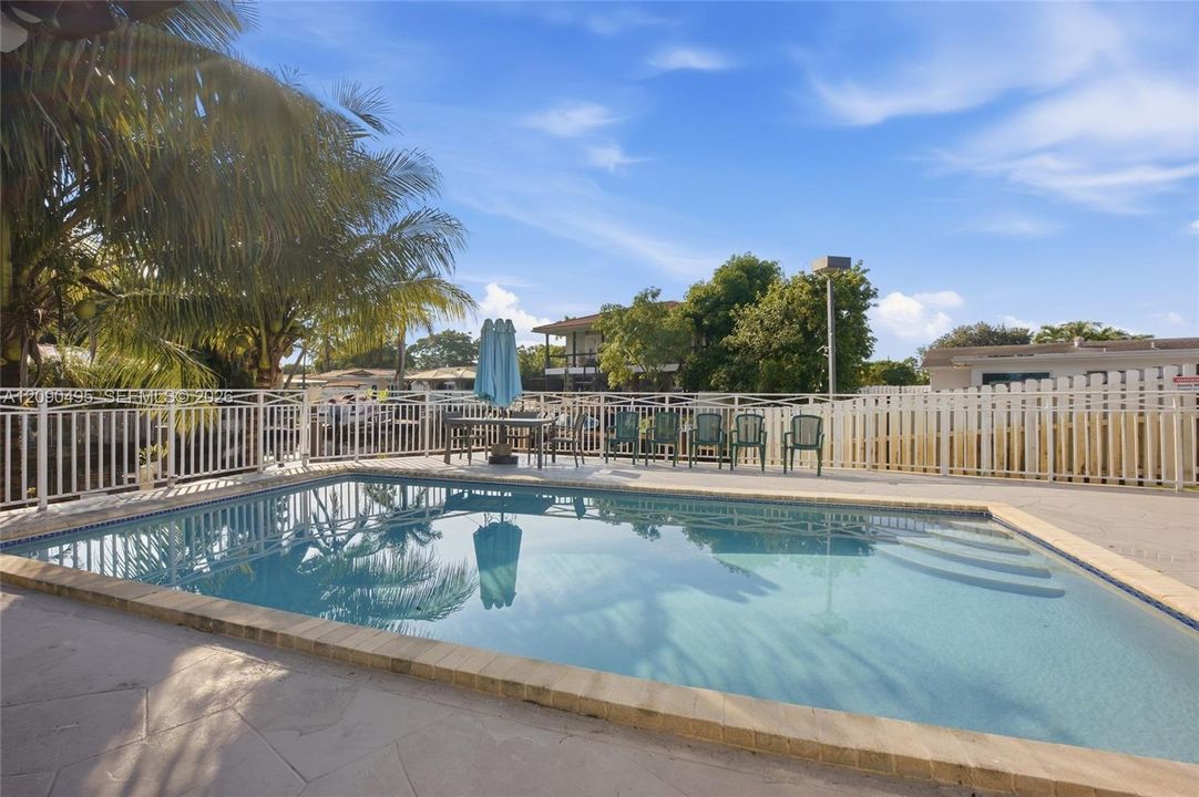 For Sale: $825,000 (4 beds, 3 baths, 1513 Square Feet)