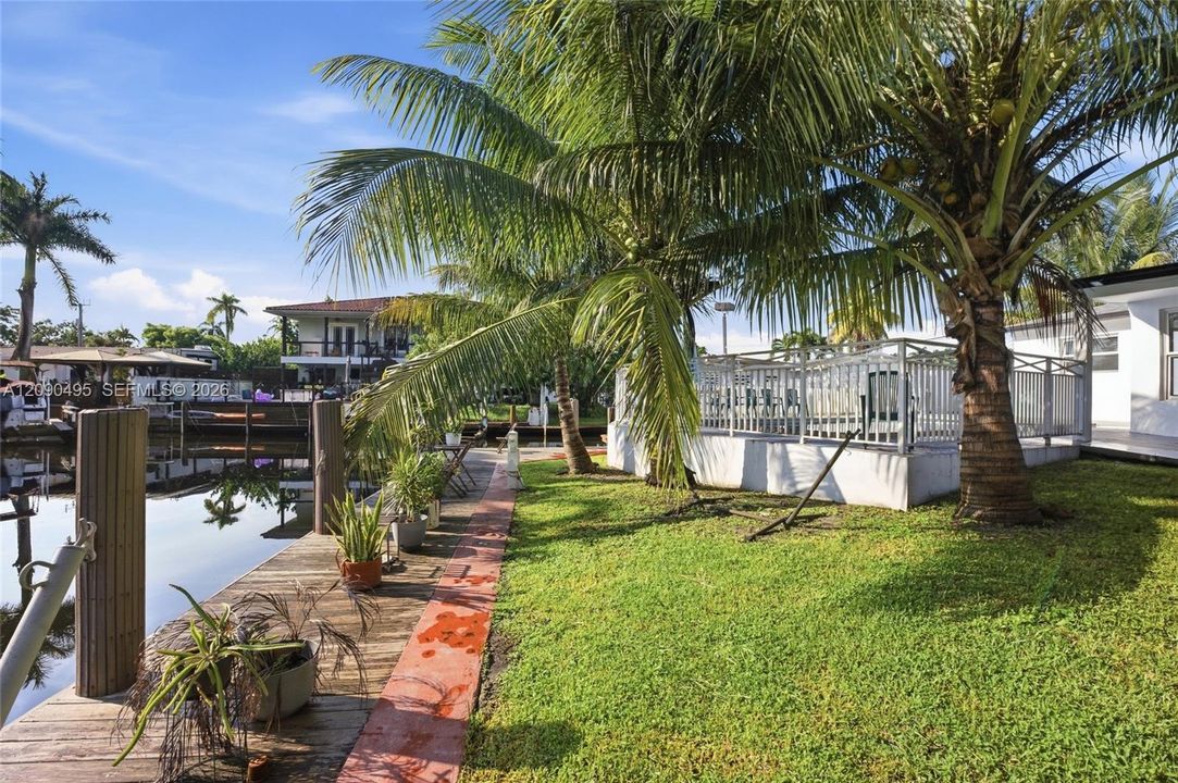 For Sale: $825,000 (4 beds, 3 baths, 1513 Square Feet)