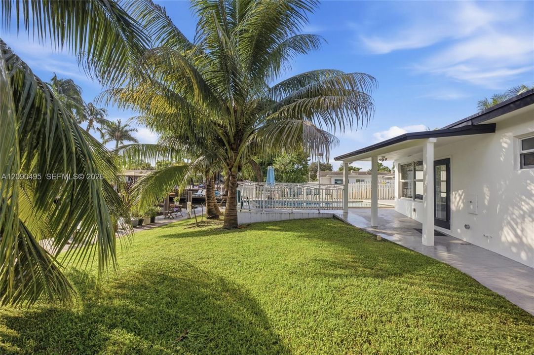 For Sale: $825,000 (4 beds, 3 baths, 1513 Square Feet)