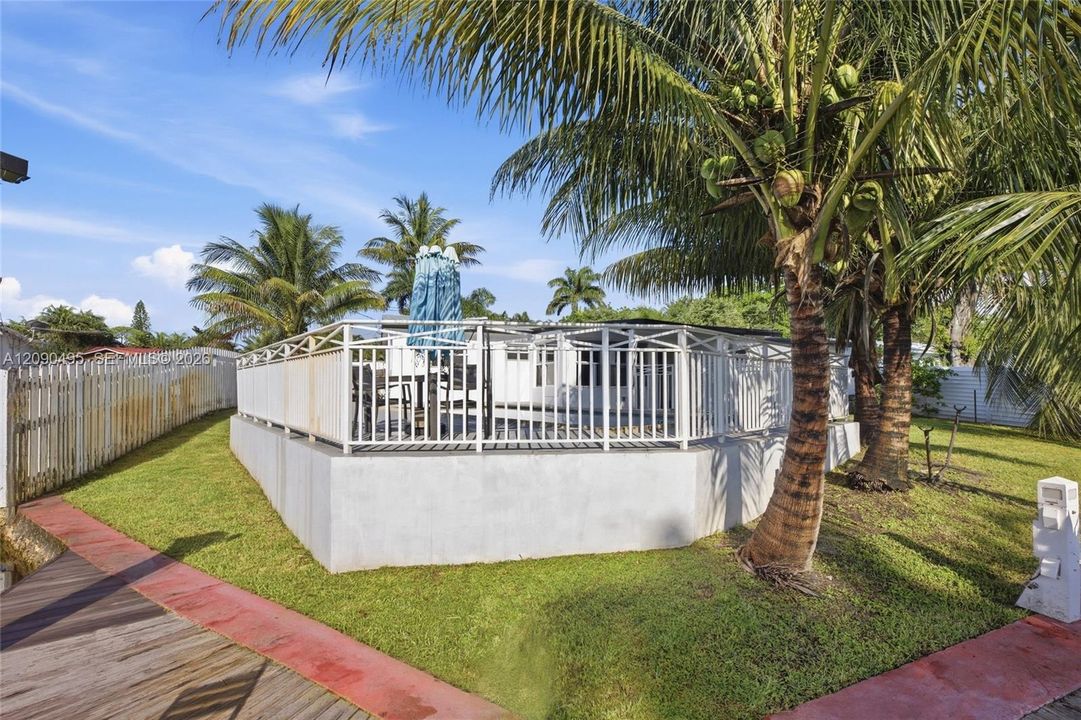 For Sale: $825,000 (4 beds, 3 baths, 1513 Square Feet)