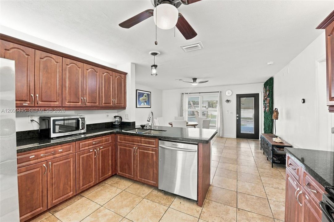 For Sale: $825,000 (4 beds, 3 baths, 1513 Square Feet)