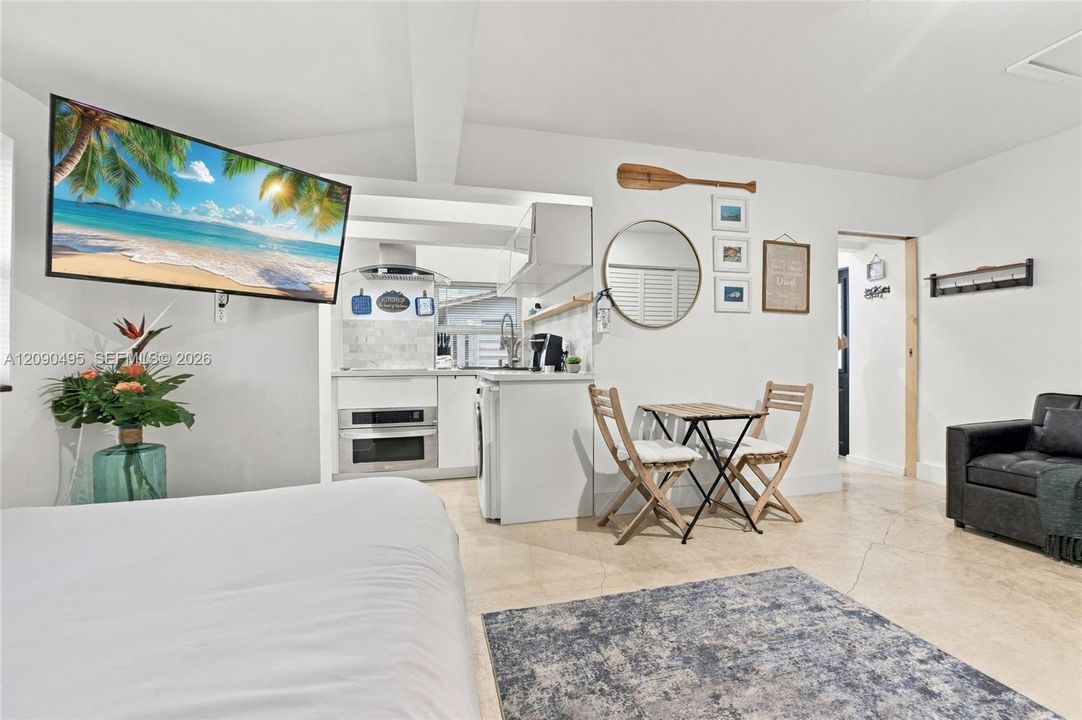 For Sale: $825,000 (4 beds, 3 baths, 1513 Square Feet)