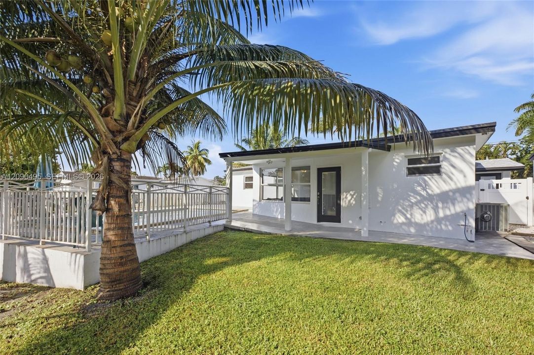 For Sale: $825,000 (4 beds, 3 baths, 1513 Square Feet)
