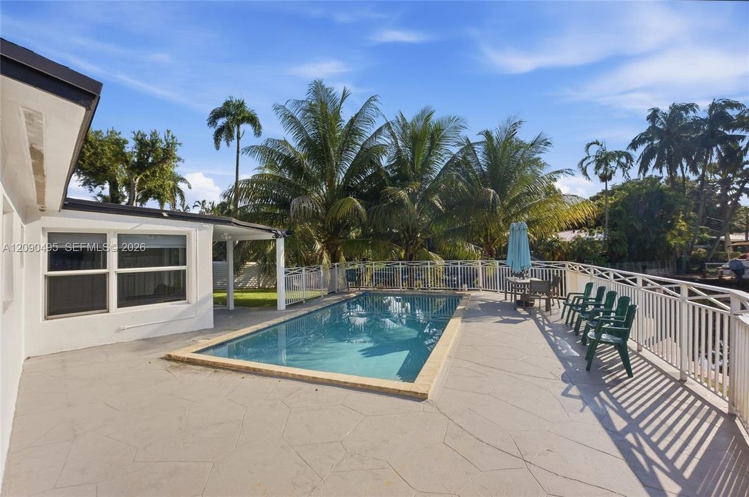 For Sale: $825,000 (4 beds, 3 baths, 1513 Square Feet)