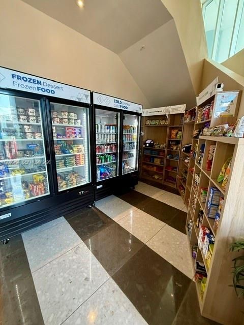 For Rent: $3,900 (2 beds, 2 baths, 1290 Square Feet)