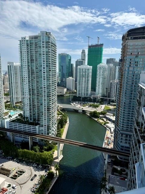 For Rent: $3,900 (2 beds, 2 baths, 1290 Square Feet)