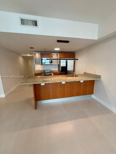 For Rent: $3,900 (2 beds, 2 baths, 1290 Square Feet)