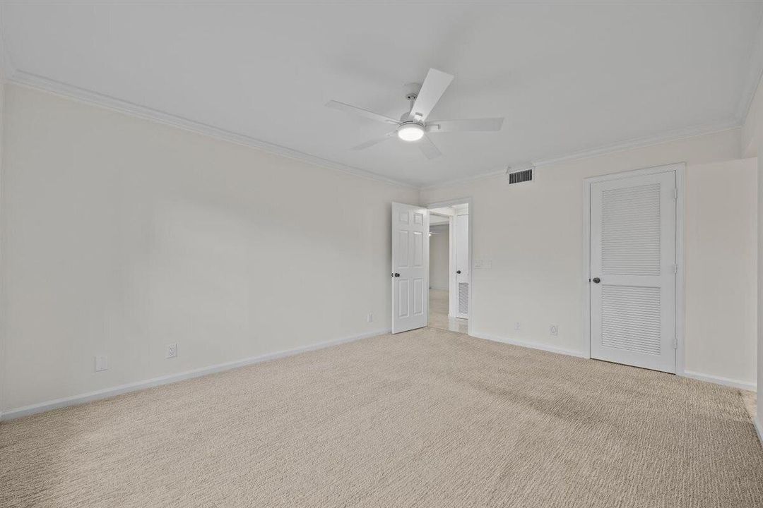 Flexible Living or Bedroom Space