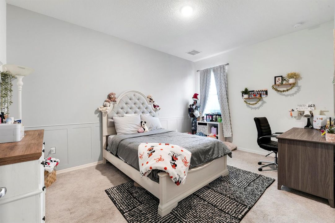 Versatile Bedroom / Home Office