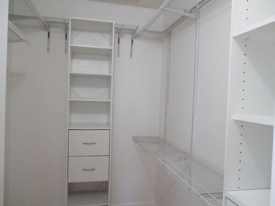 PL MASTER CLOSET