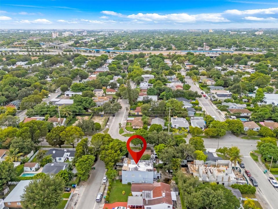 For Rent: $2,000 (2 beds, 1 baths, 3070 Square Feet)
