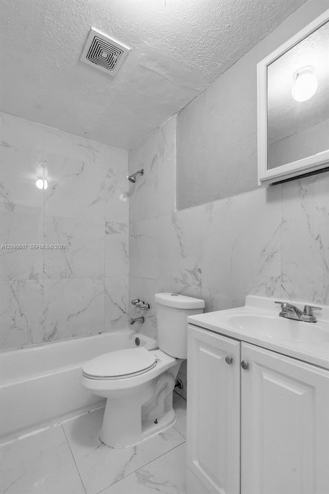 For Rent: $2,000 (2 beds, 1 baths, 3070 Square Feet)