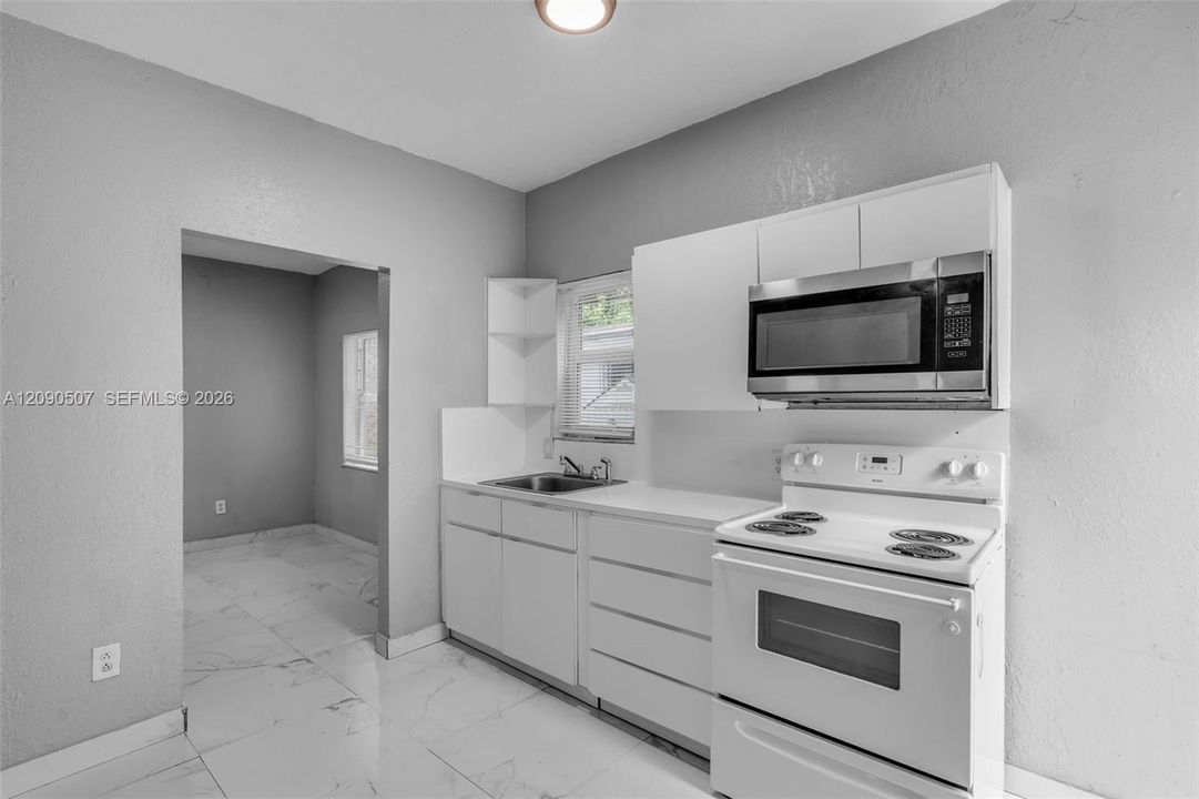 For Rent: $2,000 (2 beds, 1 baths, 3070 Square Feet)