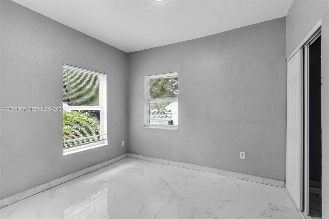 For Rent: $2,000 (2 beds, 1 baths, 3070 Square Feet)