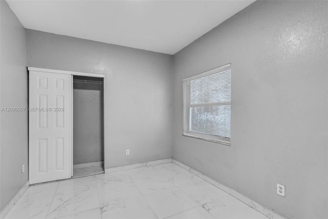 For Rent: $2,000 (2 beds, 1 baths, 3070 Square Feet)