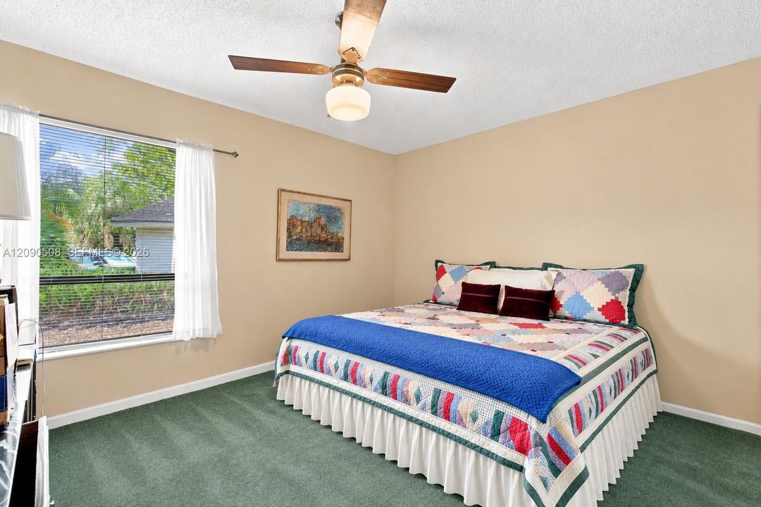 For Sale: $799,999 (3 beds, 2 baths, 2044 Square Feet)