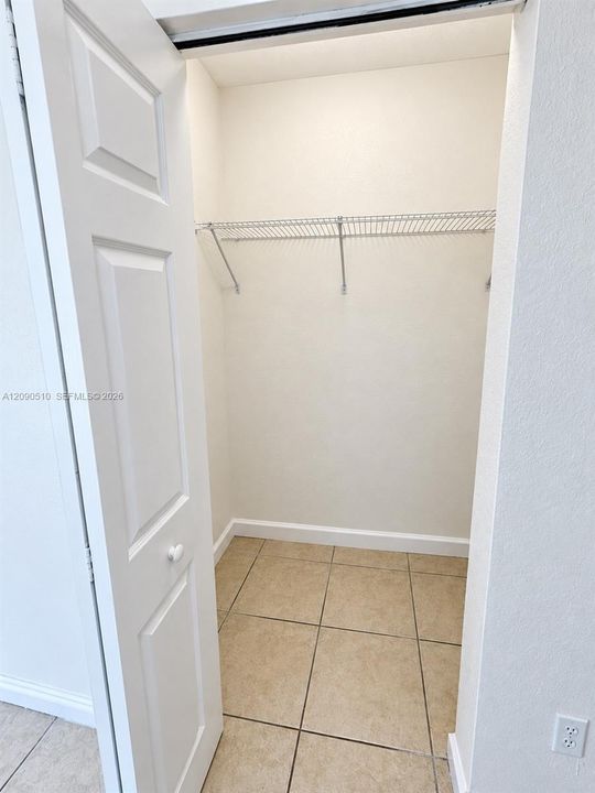 В аренду: $2,600 (4 спален, 3 ванн, 1604 Квадратных фут)