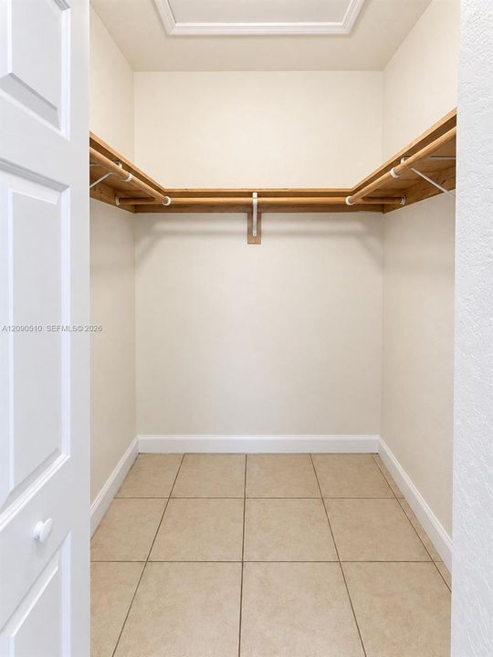 В аренду: $2,600 (4 спален, 3 ванн, 1604 Квадратных фут)