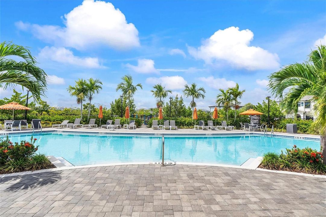 Active With Contract: $410,000 (4 beds, 2 baths, 1820 Square Feet)