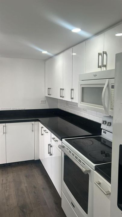En Renta: $2,750 (2 camas, 2 baños, 997 Pies cuadrados)