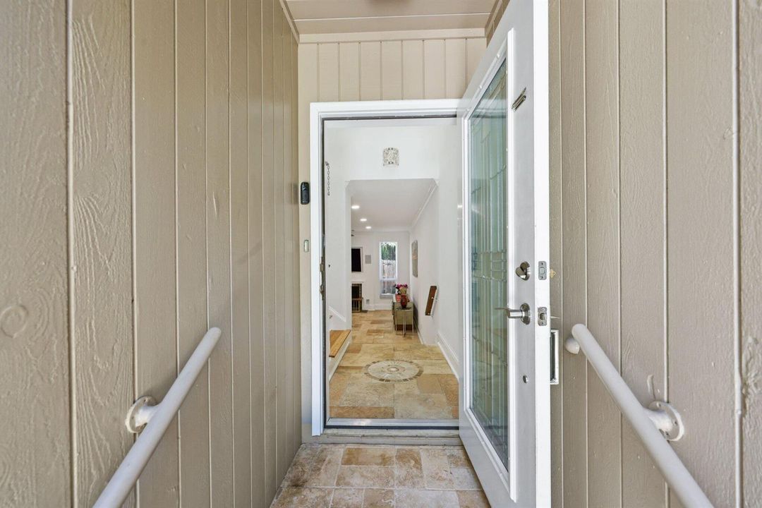 795 Andrews Ave - 9.jpg-SMALL