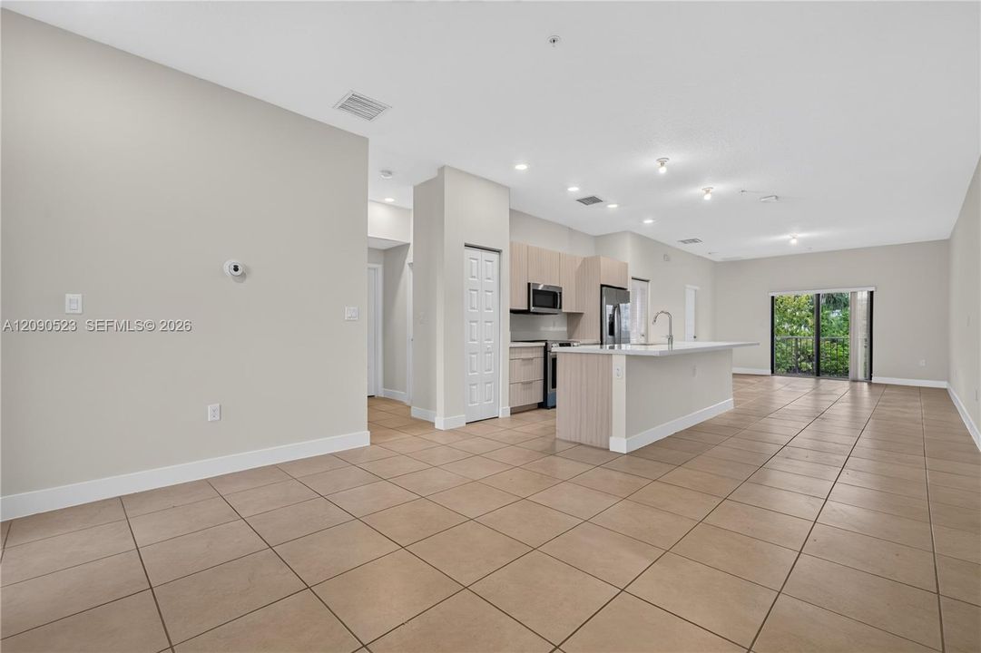 For Rent: $3,100 (3 beds, 2 baths, 1236 Square Feet)
