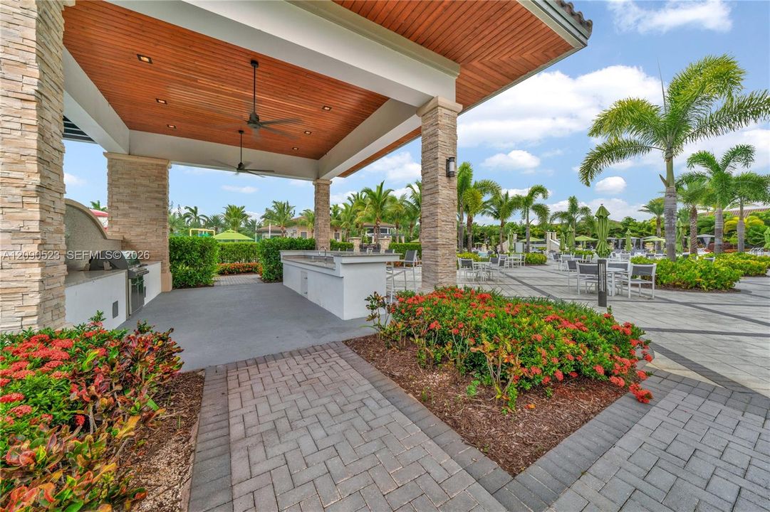 For Rent: $3,100 (3 beds, 2 baths, 1236 Square Feet)