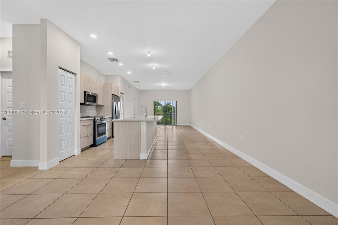 For Rent: $3,100 (3 beds, 2 baths, 1236 Square Feet)