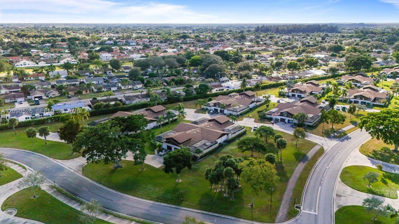 На продажу: $459,900 (3 спален, 3 ванн, 1325 Квадратных фут)