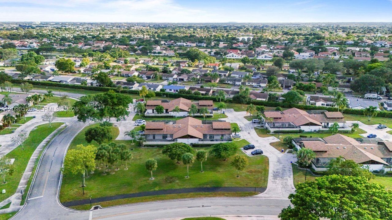 На продажу: $459,900 (3 спален, 3 ванн, 1325 Квадратных фут)