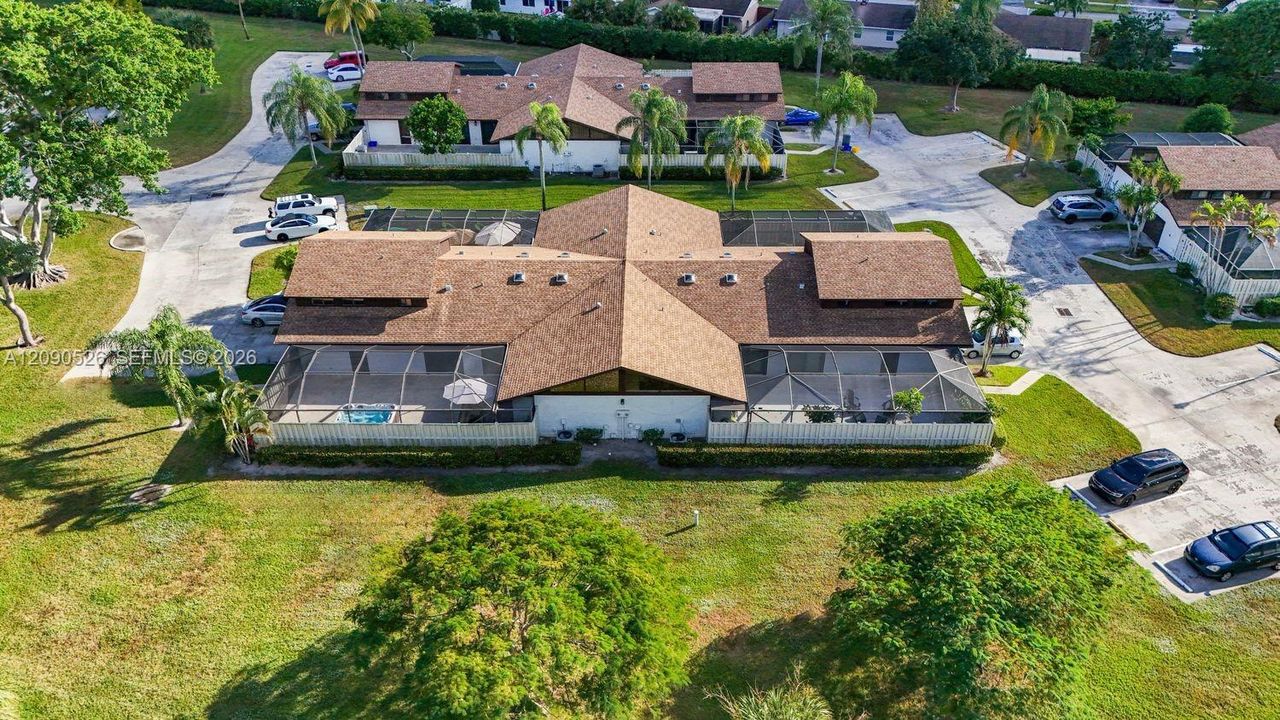 На продажу: $459,900 (3 спален, 3 ванн, 1325 Квадратных фут)