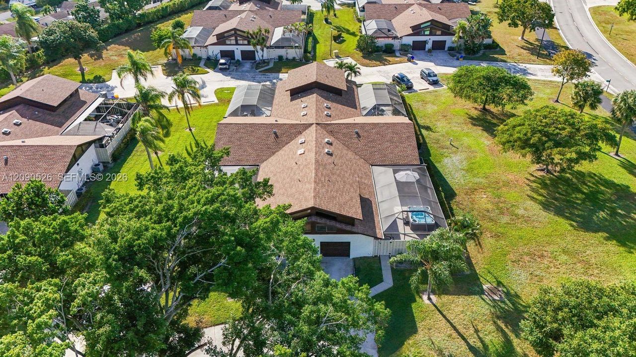 На продажу: $459,900 (3 спален, 3 ванн, 1325 Квадратных фут)