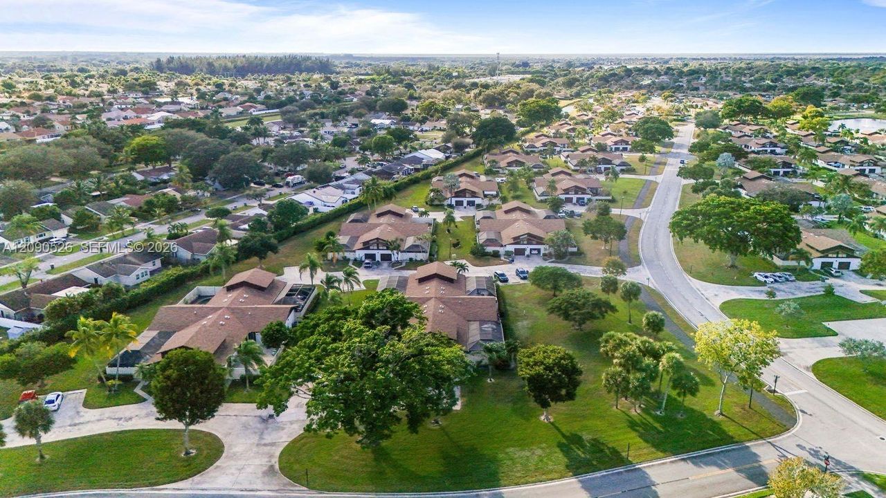 На продажу: $459,900 (3 спален, 3 ванн, 1325 Квадратных фут)