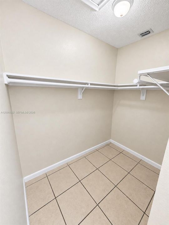 En Renta: $2,950 (4 camas, 2 baños, 2178 Pies cuadrados)
