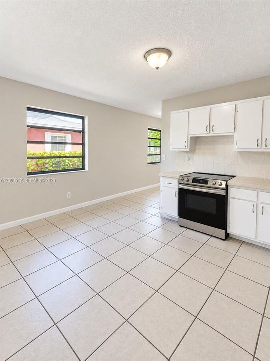 En Renta: $2,950 (4 camas, 2 baños, 2178 Pies cuadrados)