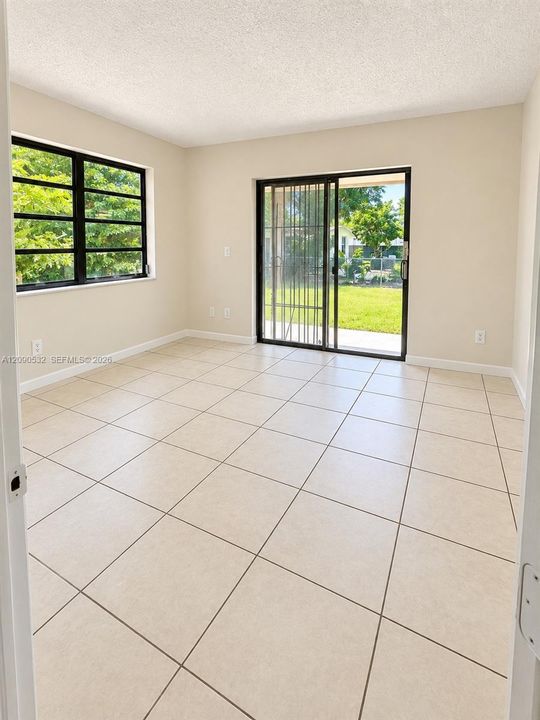 En Renta: $2,950 (4 camas, 2 baños, 2178 Pies cuadrados)
