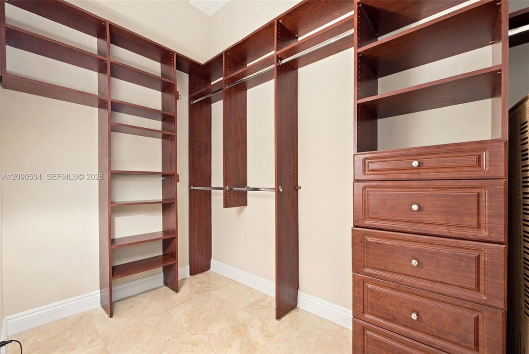 For Sale: $479,000 (2 beds, 2 baths, 1320 Square Feet)