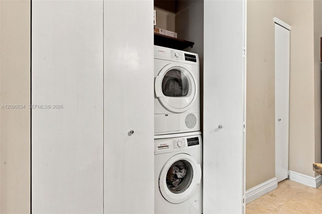 For Sale: $479,000 (2 beds, 2 baths, 1320 Square Feet)