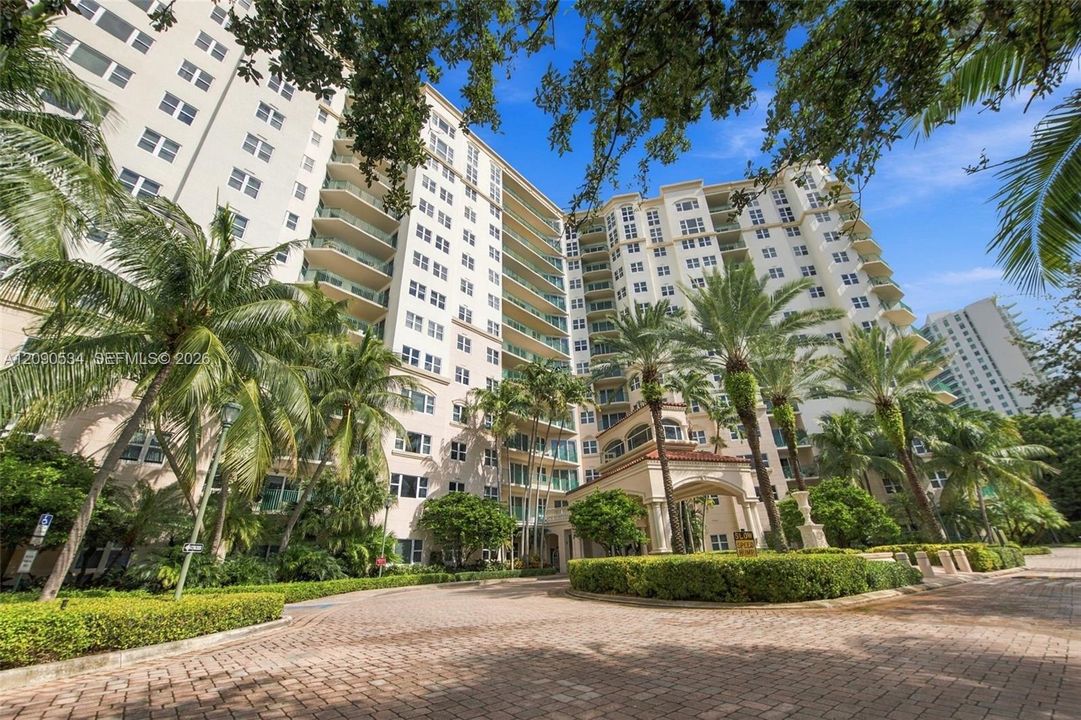 For Sale: $479,000 (2 beds, 2 baths, 1320 Square Feet)
