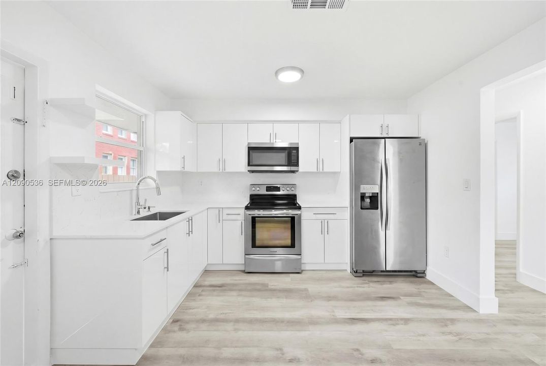 En Venta: $819,000 (4 camas, 3 baños, 1769 Pies cuadrados)