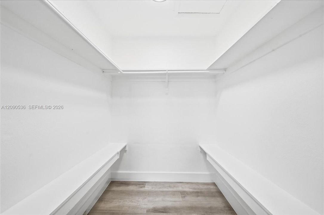 En Venta: $819,000 (4 camas, 3 baños, 1769 Pies cuadrados)