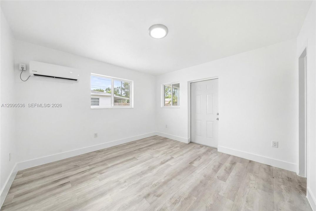 En Venta: $819,000 (4 camas, 3 baños, 1769 Pies cuadrados)