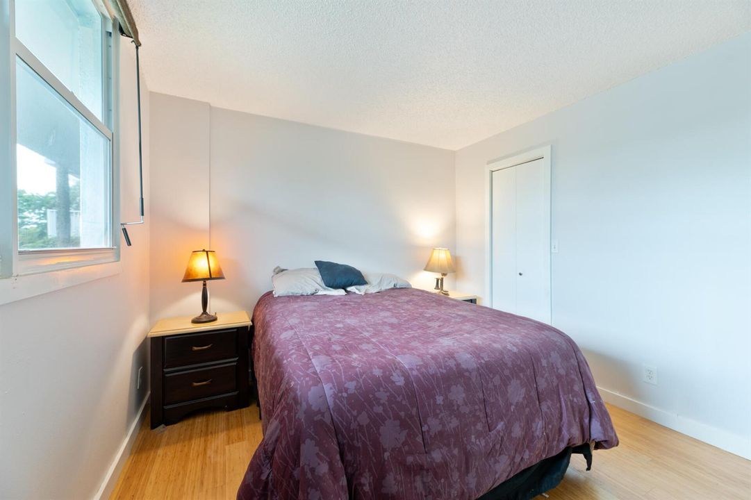 20260911 - 101 Royal Park Dr 1C - MR-22