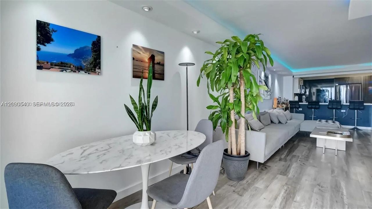En Renta: $3,975 (2 camas, 2 baños, 1262 Pies cuadrados)
