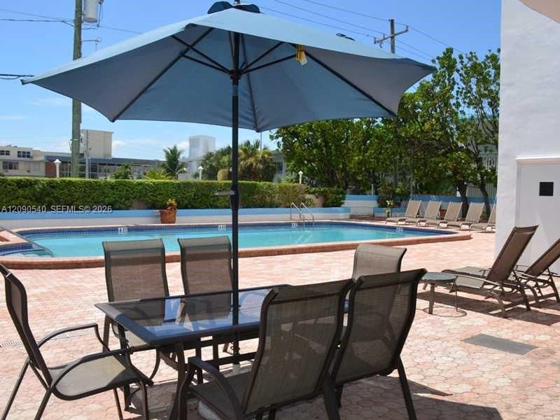 En Renta: $3,975 (2 camas, 2 baños, 1262 Pies cuadrados)