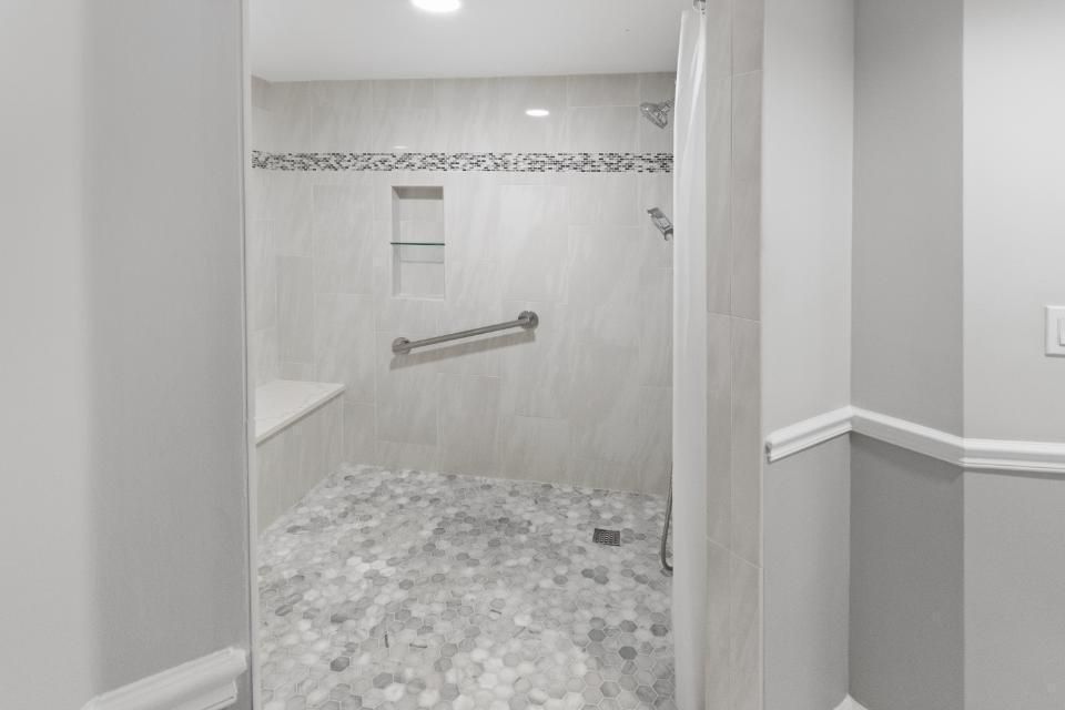 Master Bathroom Walk-in Shower