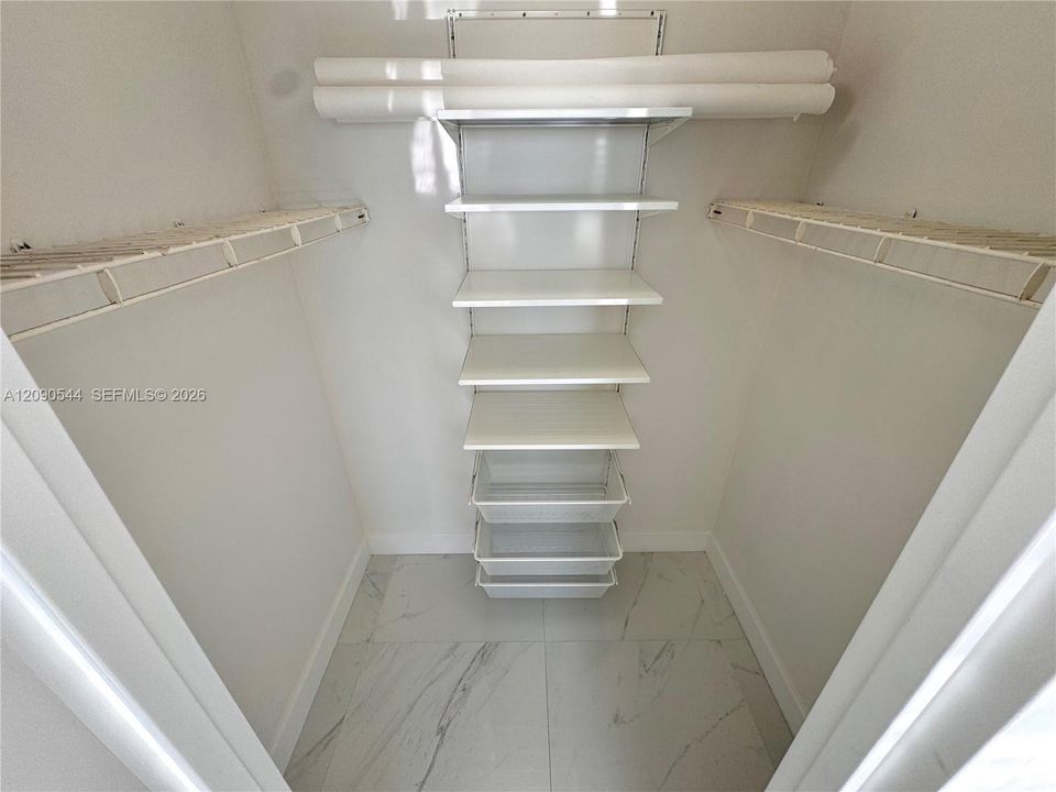 В аренду: $3,450 (1 спален, 1 ванн, 726 Квадратных фут)