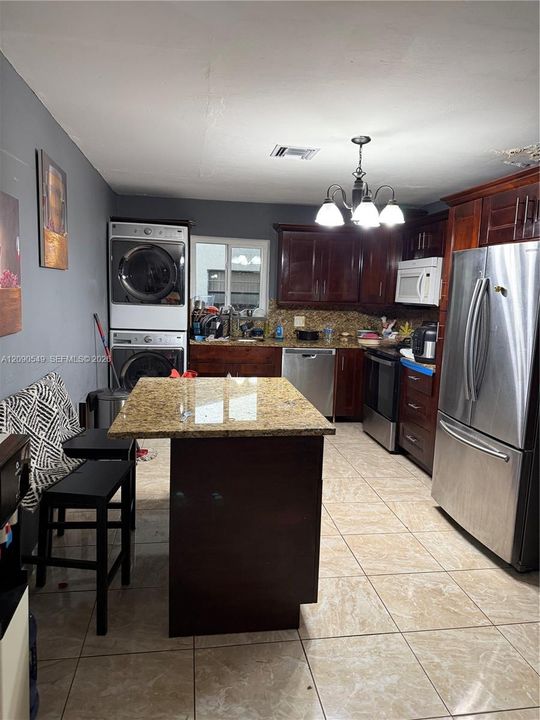 En Venta: $505,000 (3 camas, 2 baños, 1225 Pies cuadrados)